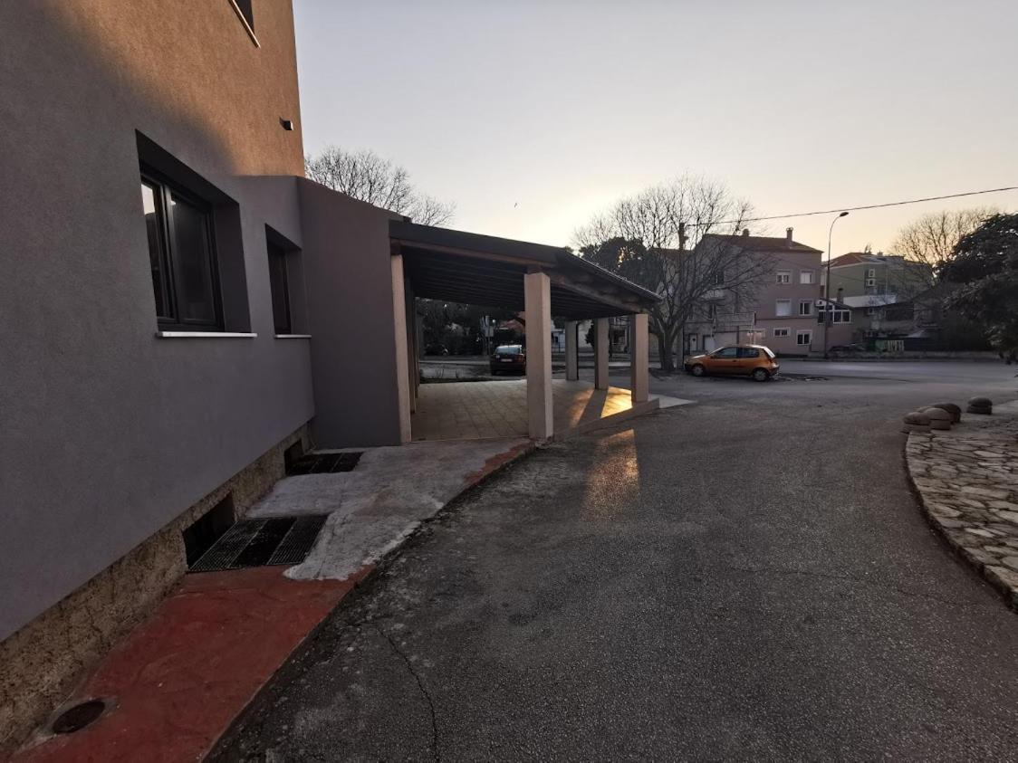 Elizabeta Deluxe Rooms Biograd Na Moru Exterior photo