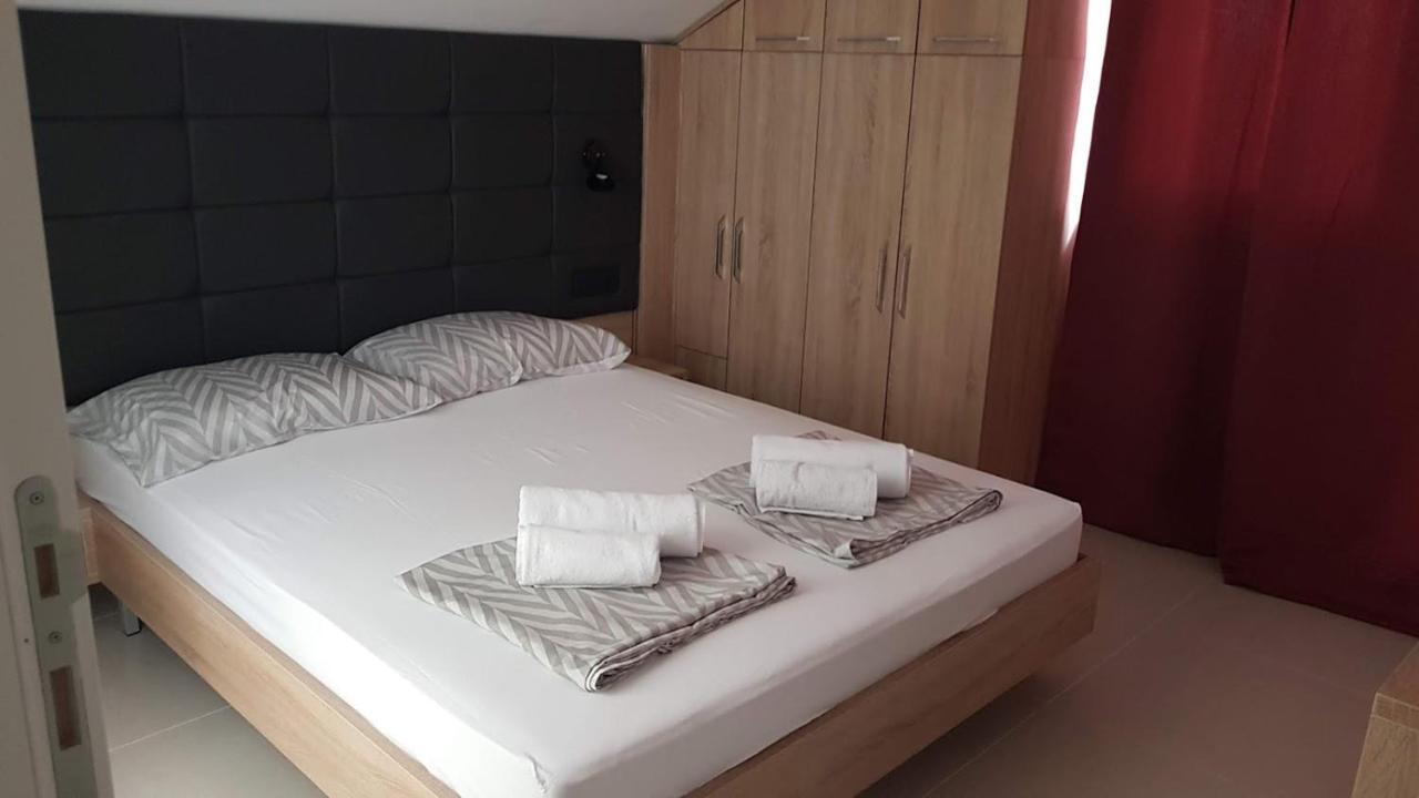 Elizabeta Deluxe Rooms Biograd Na Moru Exterior photo