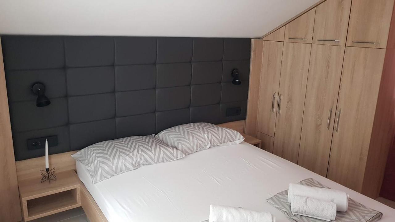 Elizabeta Deluxe Rooms Biograd Na Moru Exterior photo