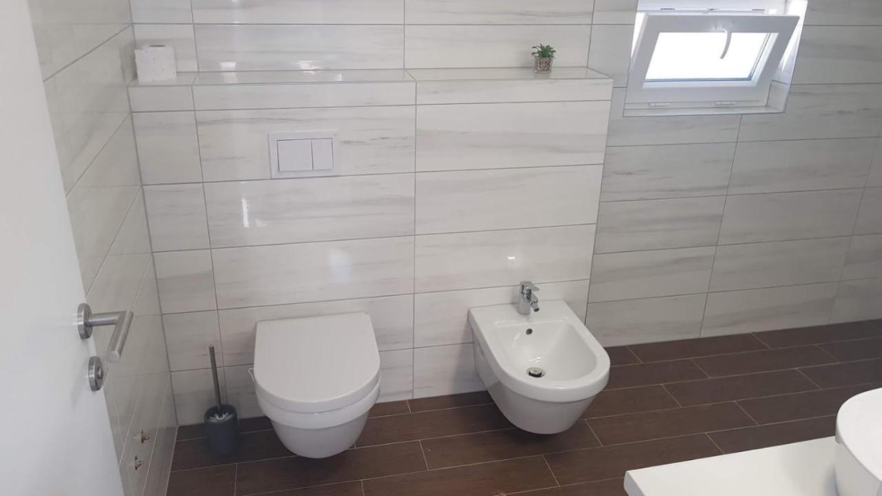 Elizabeta Deluxe Rooms Biograd Na Moru Exterior photo