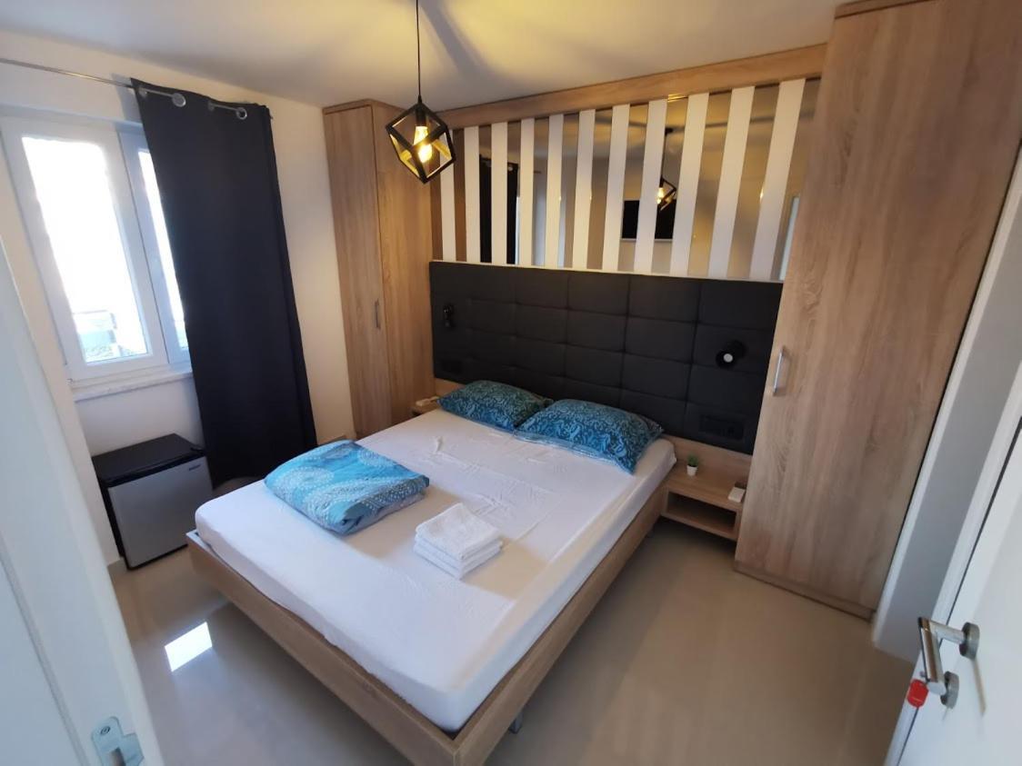 Elizabeta Deluxe Rooms Biograd Na Moru Exterior photo