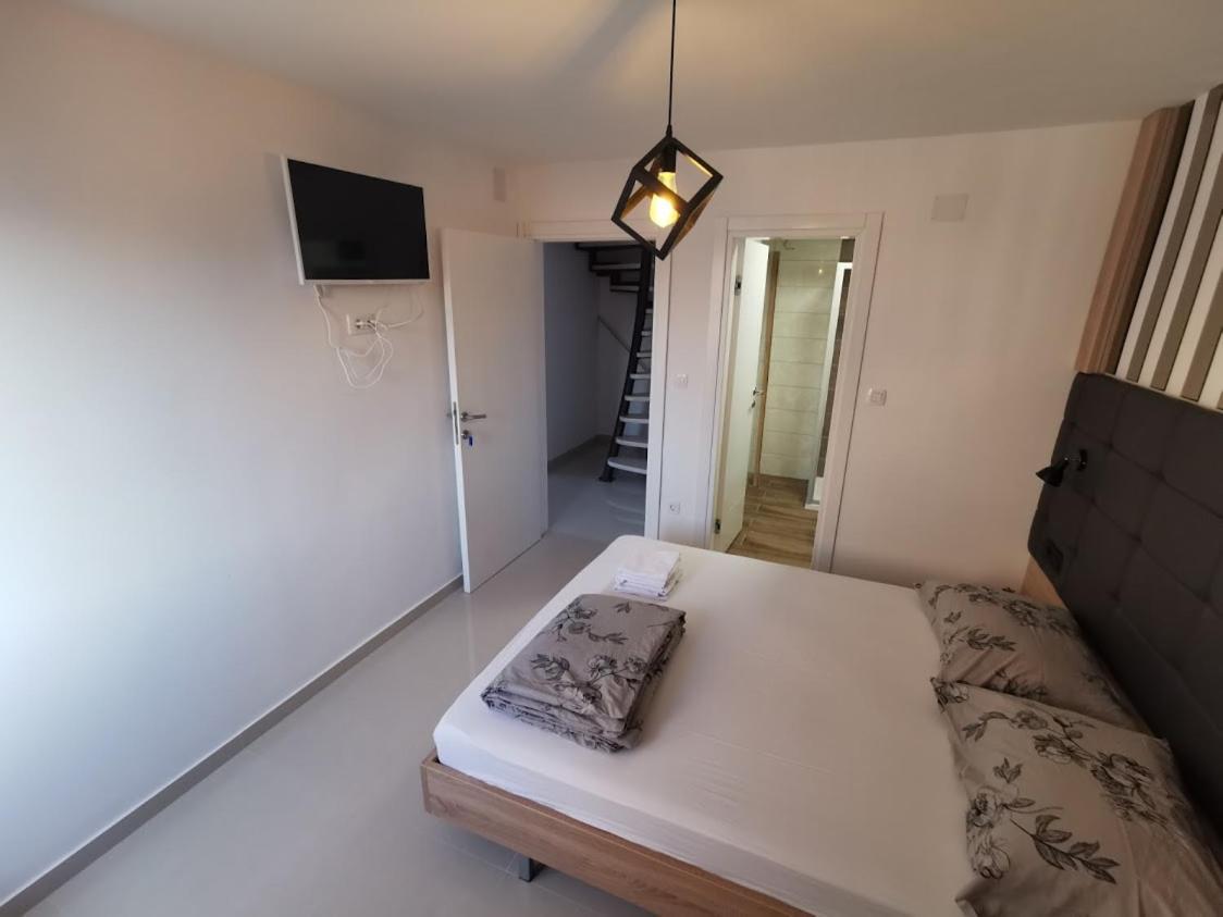 Elizabeta Deluxe Rooms Biograd Na Moru Exterior photo