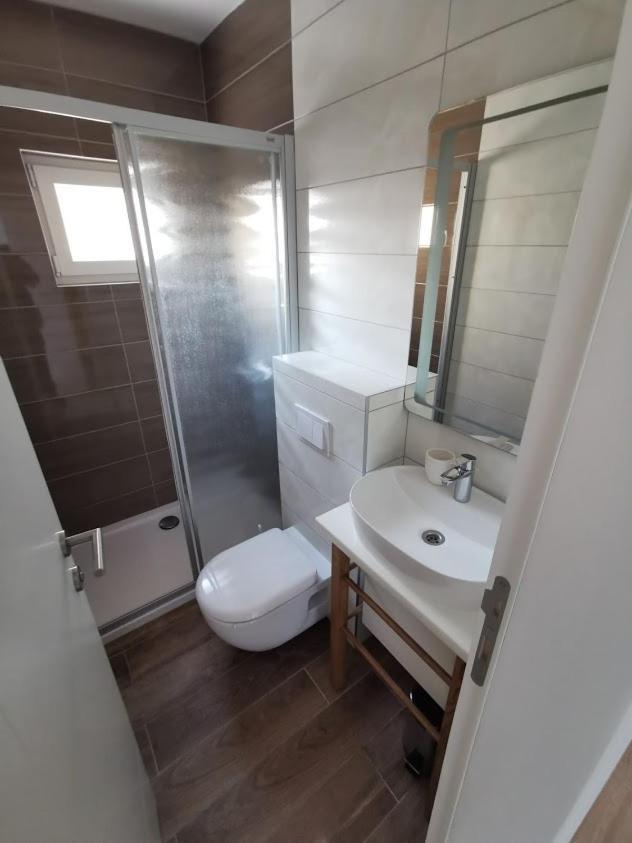 Elizabeta Deluxe Rooms Biograd Na Moru Exterior photo