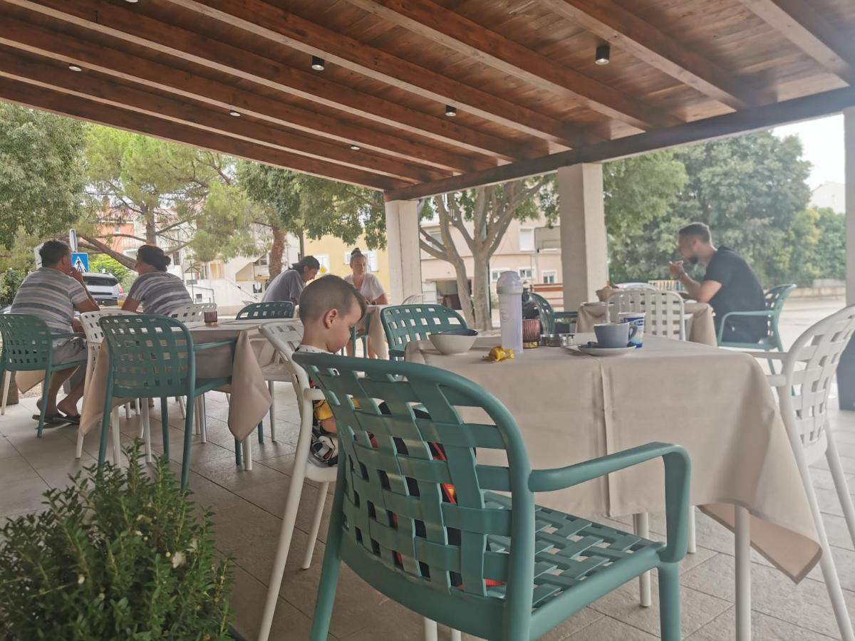 Elizabeta Deluxe Rooms Biograd Na Moru Exterior photo