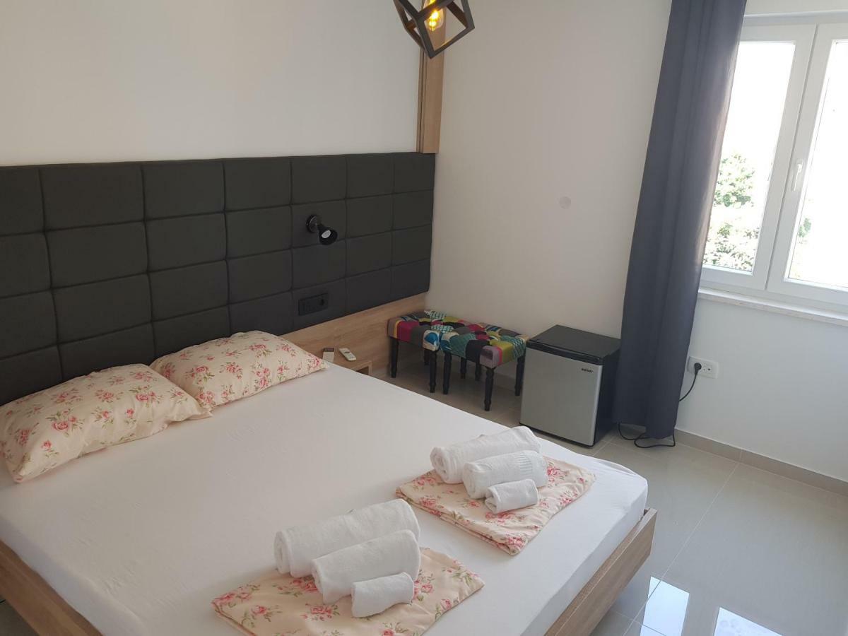 Elizabeta Deluxe Rooms Biograd Na Moru Exterior photo