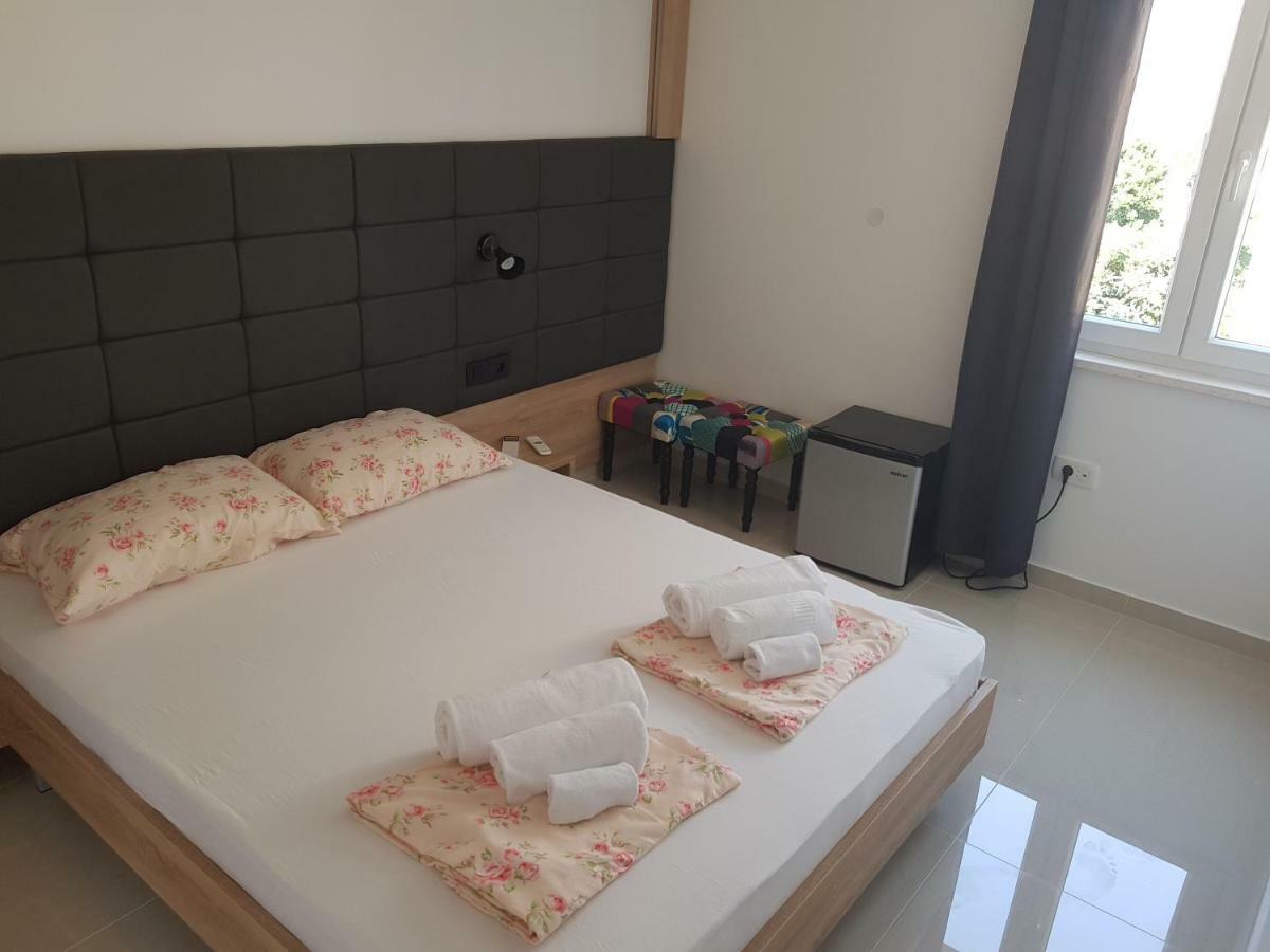 Elizabeta Deluxe Rooms Biograd Na Moru Exterior photo